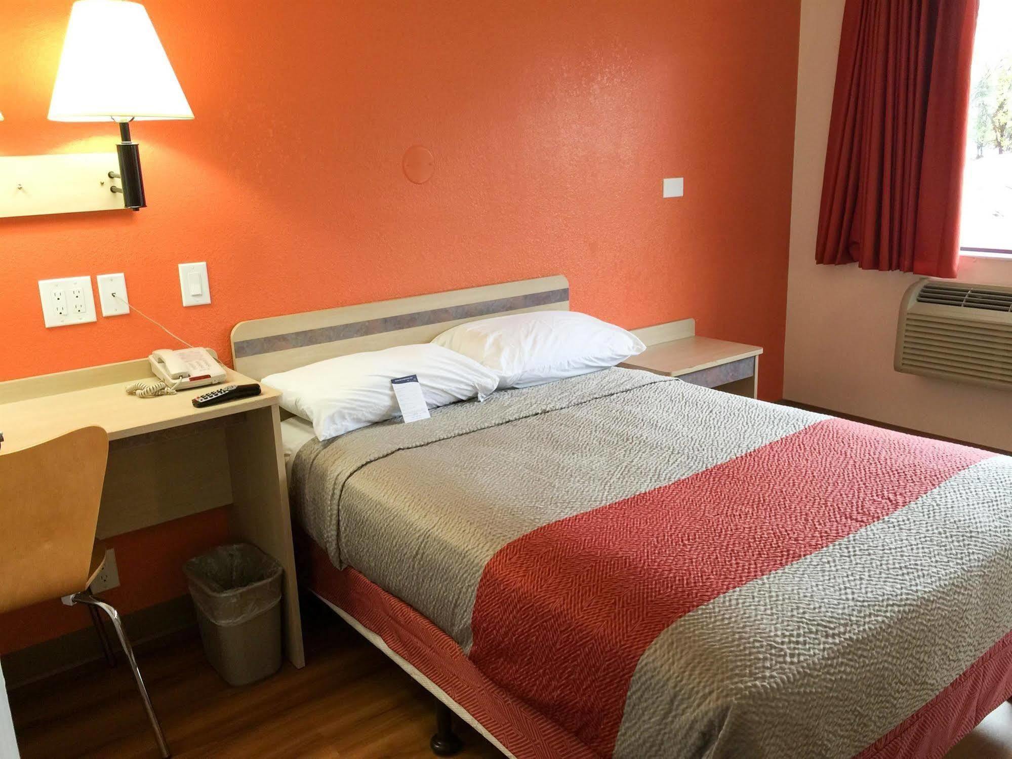 Motel 6-Roseville, Mn - Minneapolis North Екстер'єр фото